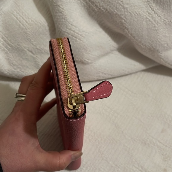 COACH - pebbled, leather accordion wallet- F16612 - NWT - Picture 3 of 8